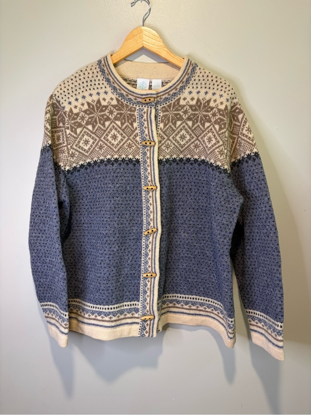 Vtg Nordic-Patterned 100% Wool Blue and Cream Knit Cardigan Sweater